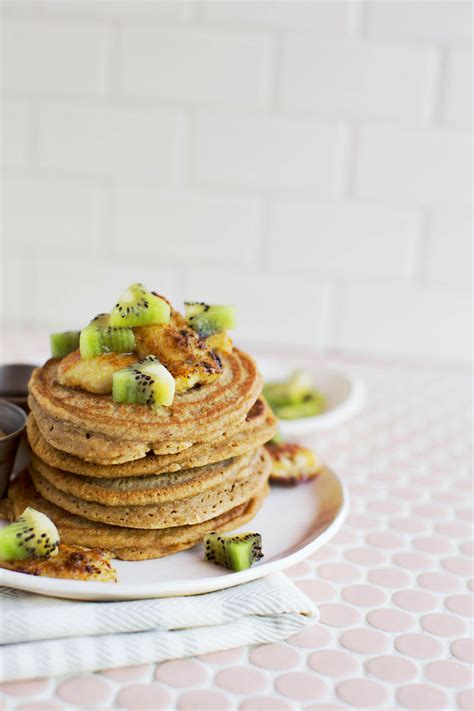 How many protein are in whole-grain pancakes (2 pancakes) - calories, carbs, nutrition