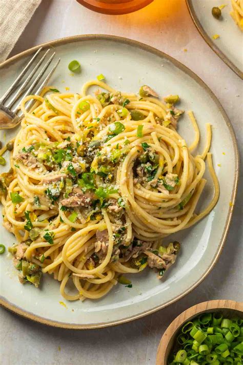 How many protein are in wholemeal tuna spaghetti with lemon & cherry tomatoes - calories, carbs, nutrition