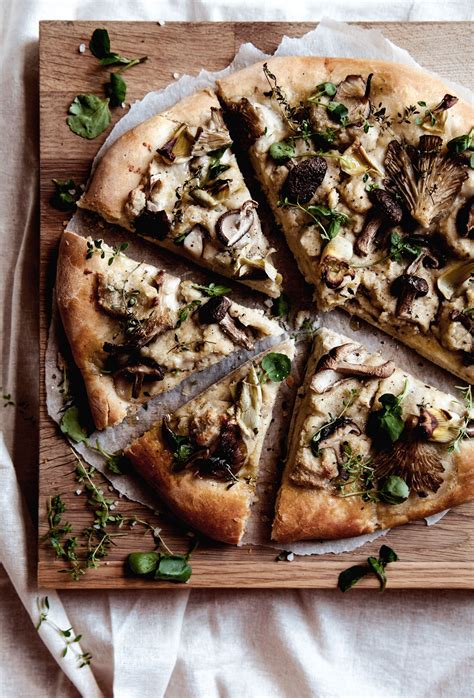 How many protein are in wild mushroom flatbread - calories, carbs, nutrition