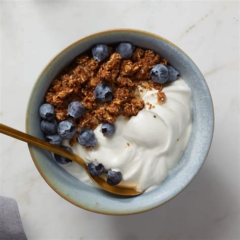How many protein are in yogurt granola - calories, carbs, nutrition