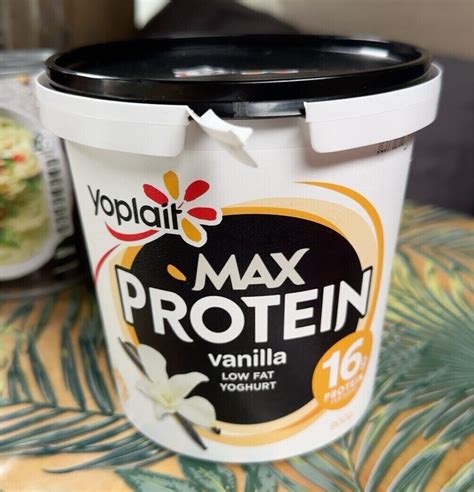 How many protein are in yogurt parfait 12 oz tropical vanilla low fat - calories, carbs, nutrition