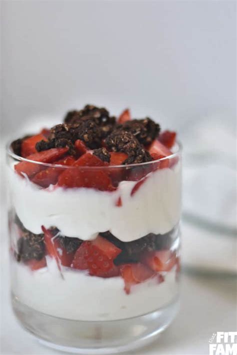 How many protein are in yogurt parfait 9 oz chocolate & blueberry greek plain non fat - calories, carbs, nutrition