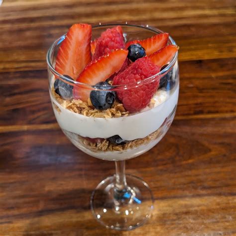 How many protein are in yogurt parfait 9 oz chocolate cranberry almond greek plain non fat - calories, carbs, nutrition