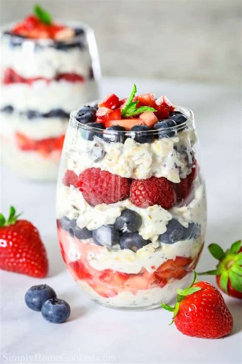 How many protein are in yogurt parfait with berries - calories, carbs, nutrition