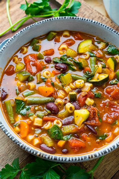 How many protein are in your health your way minestrone soup 8 oz - calories, carbs, nutrition