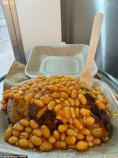 How many sugar are in 1/2 cheese spud - calories, carbs, nutrition