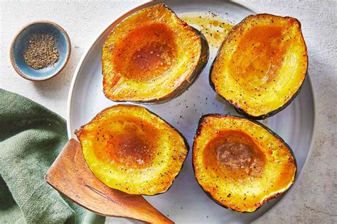 How many sugar are in acorn squash bake with almonds - calories, carbs, nutrition