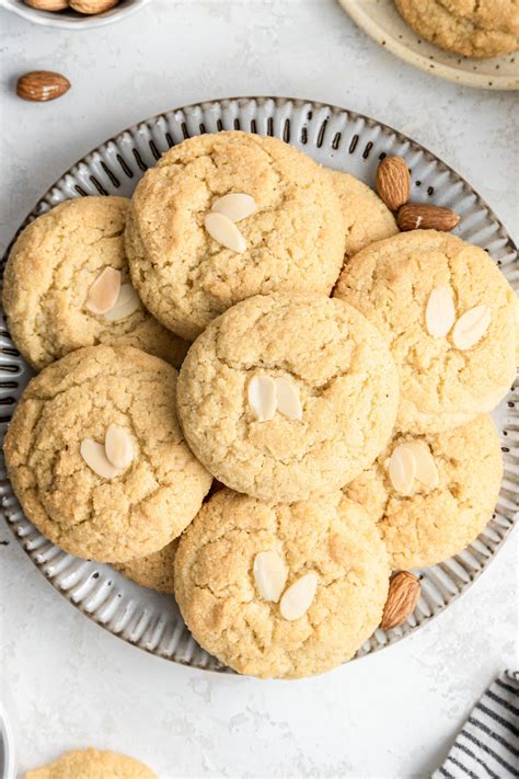 How many sugar are in almond cookies - calories, carbs, nutrition