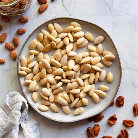 How many sugar are in almonds blanched sliced 1 tbsp - calories, carbs, nutrition