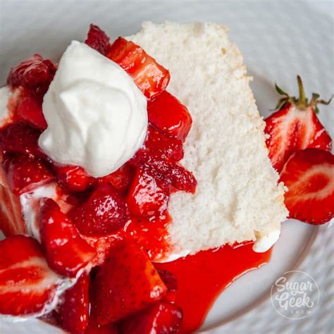 How many sugar are in angel food cake sandwiched with strawberries whipped topping- chocolate drizzle - calories, carbs, nutrition