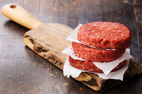 How many sugar are in angus burger 4 oz atomic - calories, carbs, nutrition