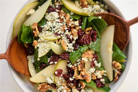 How many sugar are in apple and pear salad blue cheese - calories, carbs, nutrition