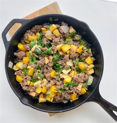 How many sugar are in apple pork hash (9803.0) - calories, carbs, nutrition