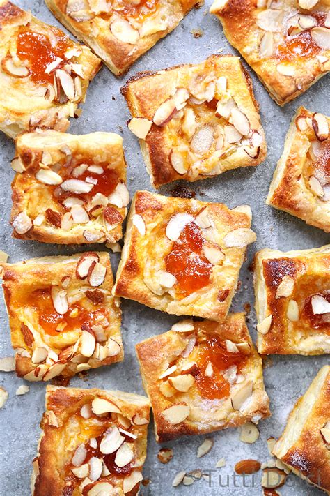 How many sugar are in apricot pastry with nuts - calories, carbs, nutrition