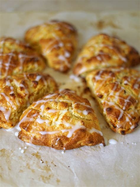 How many sugar are in apricot scones - calories, carbs, nutrition