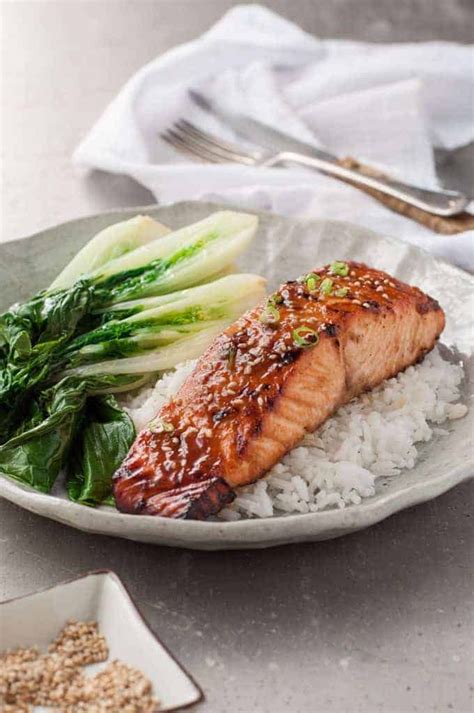 How many sugar are in asian style salmon (23625.1) - calories, carbs, nutrition