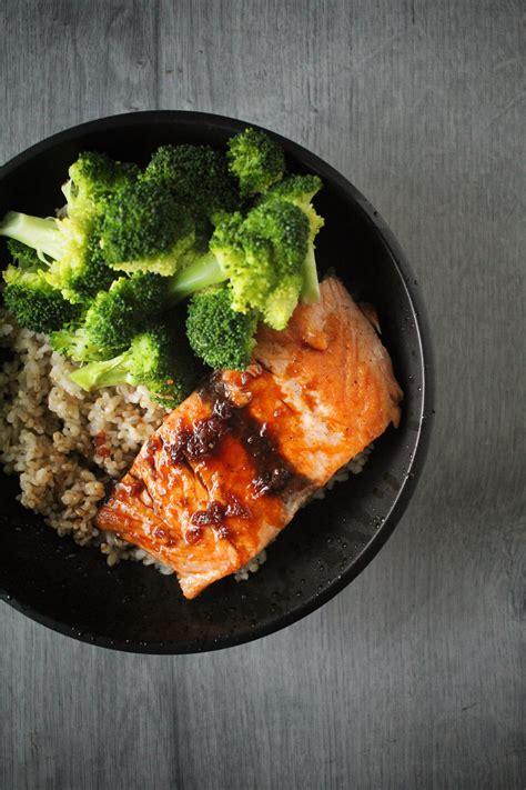 How many sugar are in atlantic salmon w/ apple brandy glaze, broccoli, cherry brown rice - calories, carbs, nutrition