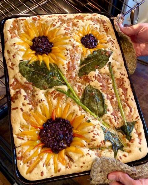 How many sugar are in autumn turkey focaccia - calories, carbs, nutrition