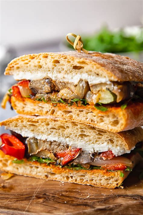 How many sugar are in autumn veggie, goat cheese sandwich - calories, carbs, nutrition