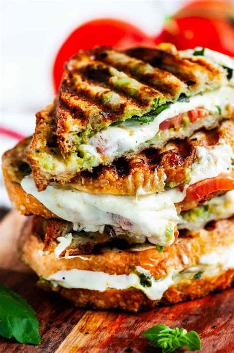 How many sugar are in avocado caprese panini - calories, carbs, nutrition