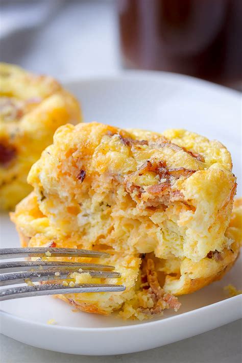 How many sugar are in bacon, egg cheese muffin platter, with homefries and cantaloupe - calories, carbs, nutrition