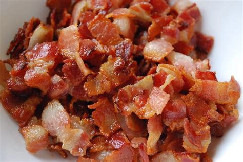 How many sugar are in bacon 22/26 cooked diced 1/4