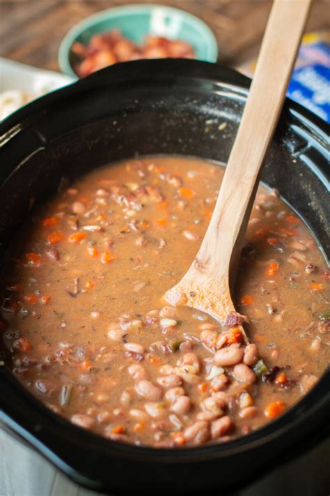 How many sugar are in bacon and pinto bean soup (68420.0) - calories, carbs, nutrition