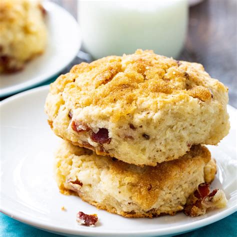 How many sugar are in bacon biscuit - calories, carbs, nutrition