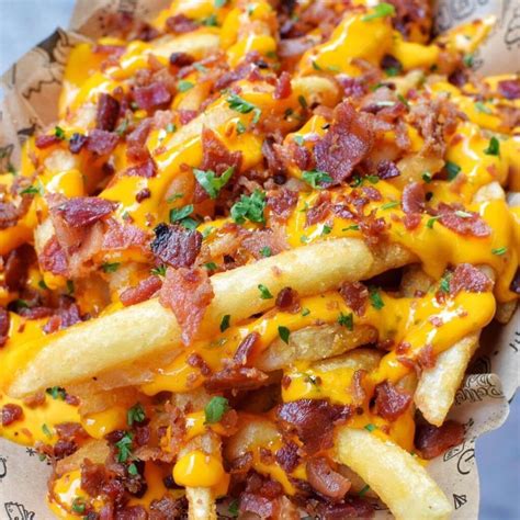 How many sugar are in bacon cheddar fries - calories, carbs, nutrition