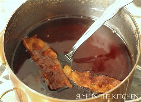 How many sugar are in bacon infused maple syrup he - calories, carbs, nutrition