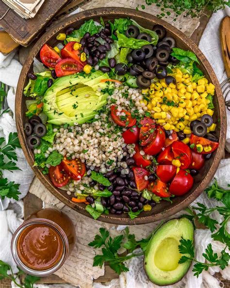 How many sugar are in baja salad (half) - calories, carbs, nutrition