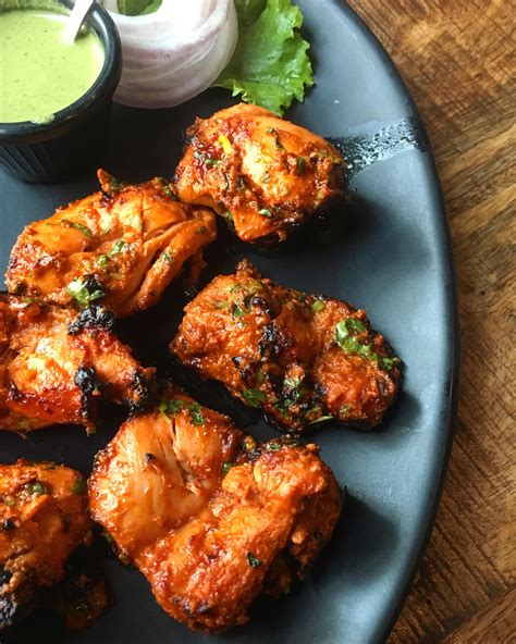 How many sugar are in baked chicken tikka with minted cabbage - calories, carbs, nutrition