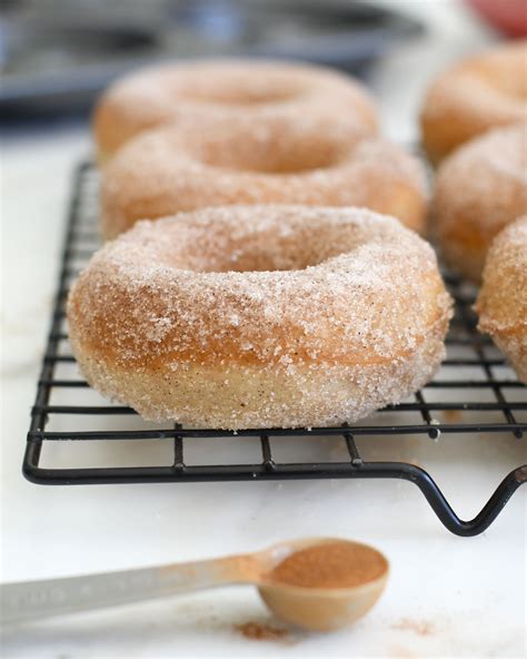 How many sugar are in baked doughnuts - calories, carbs, nutrition