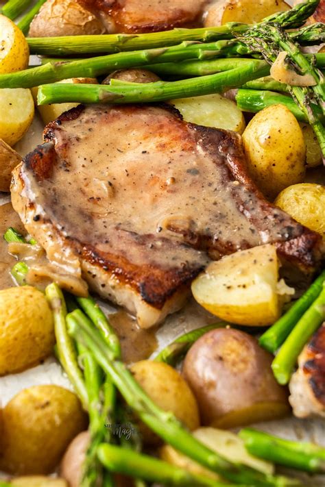 How many sugar are in baked herbed pork chop - calories, carbs, nutrition