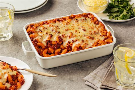 How many sugar are in baked macaroni & cheese (small) - calories, carbs, nutrition