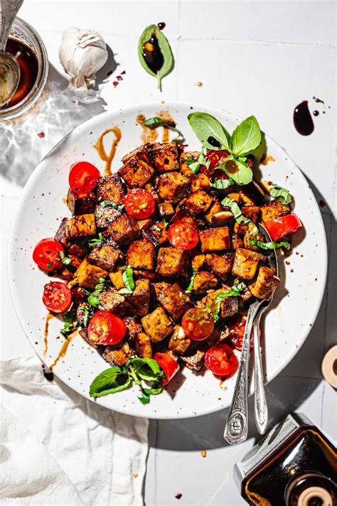 How many sugar are in balsamic basil tofu - calories, carbs, nutrition