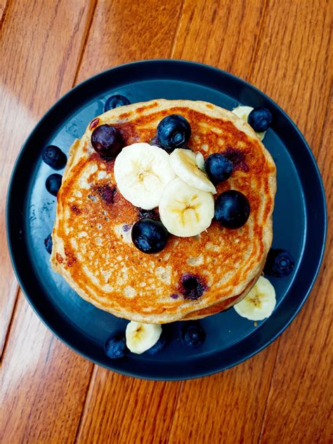 How many sugar are in banana buttermilk pancake - calories, carbs, nutrition