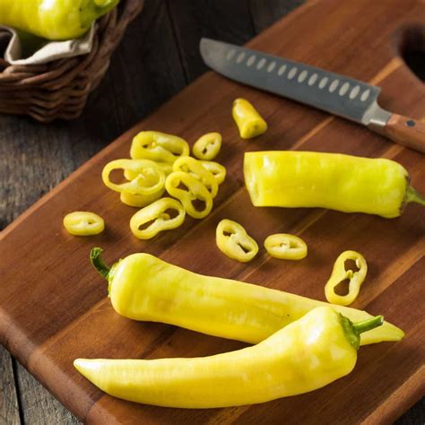 How many sugar are in banana peppers, mild, sliced - calories, carbs, nutrition