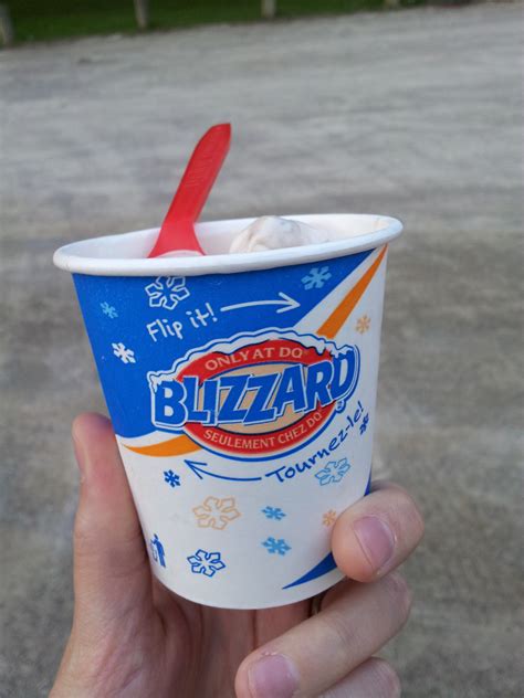 How many sugar are in banana split blizzard small - calories, carbs, nutrition