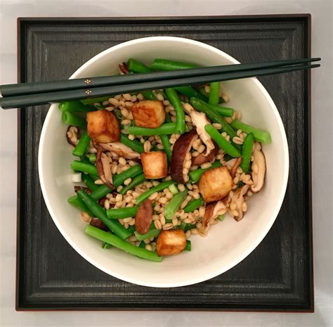 How many sugar are in barley, bean and shiitake salad - calories, carbs, nutrition