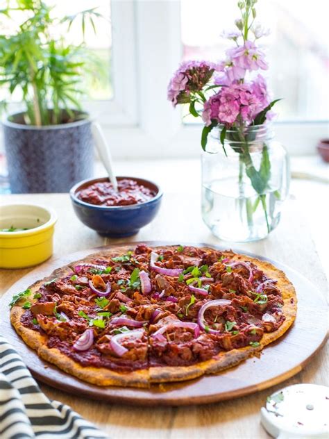 How many sugar are in bbq jackfruit and roasted sweet potato pizza - calories, carbs, nutrition