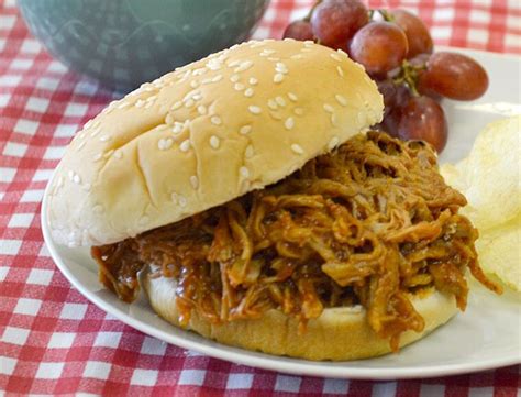 How many sugar are in bbq pork sandwich, shredded - calories, carbs, nutrition