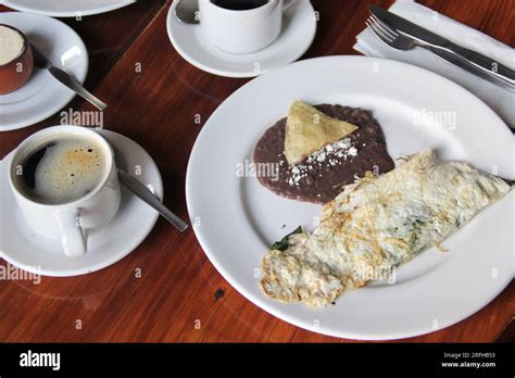 How many sugar are in bean and portobello chilaquiles - calories, carbs, nutrition