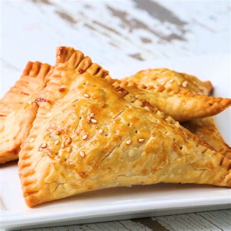 How many sugar are in beef and cheese empanadas - calories, carbs, nutrition