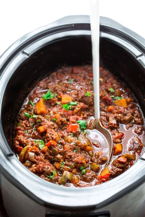 How many sugar are in beef chili (18302.7) - calories, carbs, nutrition