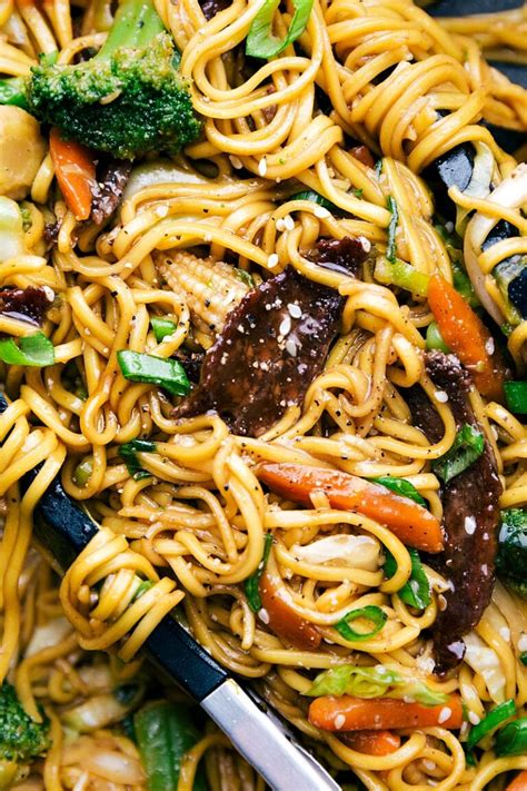 How many sugar are in beef chow mein - calories, carbs, nutrition