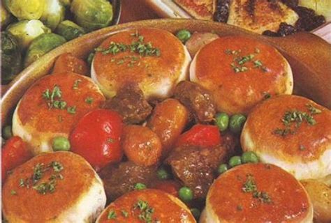 How many sugar are in beef cobler and savoury dumplings - calories, carbs, nutrition