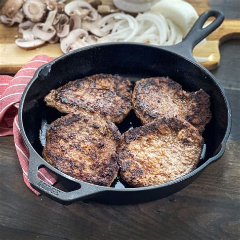 How many sugar are in beef cubed steak horseradish crusted mashed potatoes - calories, carbs, nutrition