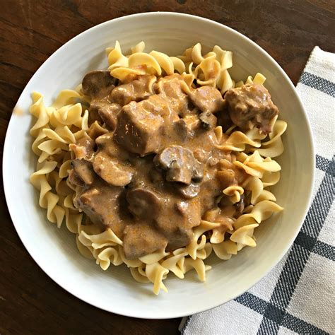 How many sugar are in beef stroganoff with sweet potato small - calories, carbs, nutrition