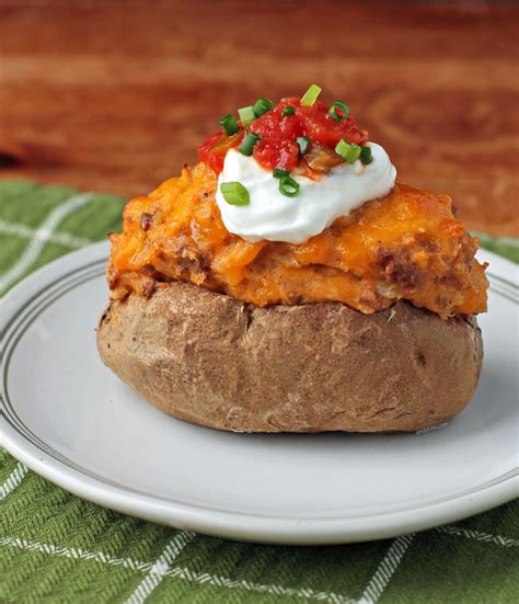 How many sugar are in beef taco baked stuffed potato - stg entree - calories, carbs, nutrition